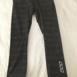 Lorna Jane 7/8 leggings
